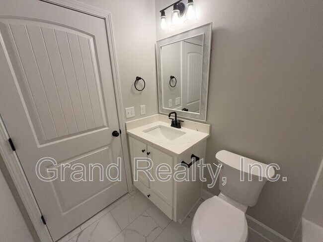 Building Photo - 4880 E Spencer Field Rd