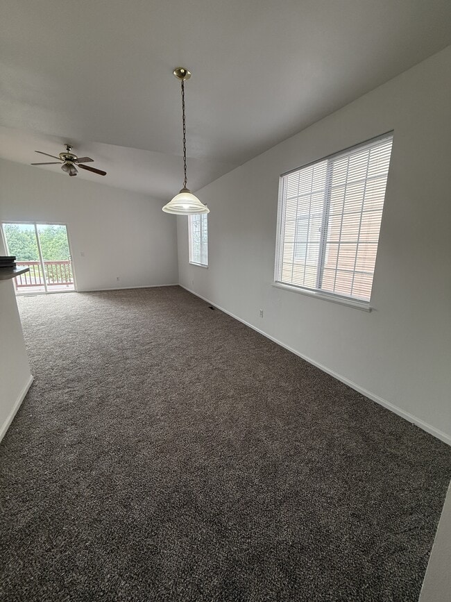 Building Photo - 7175 Leeside View
