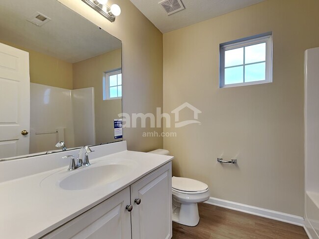 Building Photo - 10 Hunterbrook Ct