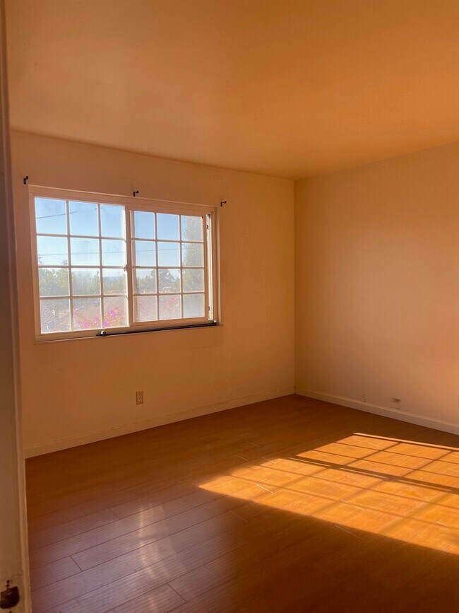 Building Photo - 3617 Loma Vista Ave