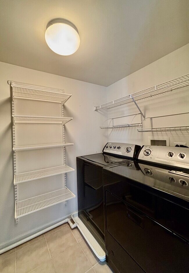 Building Photo - 1634 Windward Dr