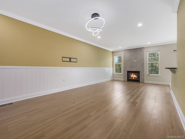 Building Photo - 1115 Balsam Dr