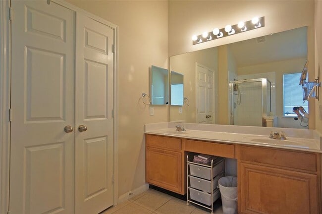 Building Photo - 25115 Clover Ranch Dr