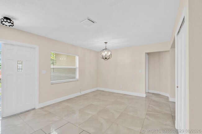 Building Photo - 4921 NW 39th St