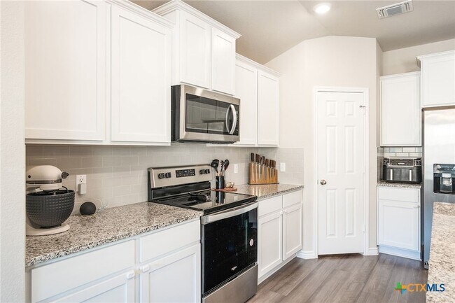 Building Photo - 110 Ayla Marie Dr