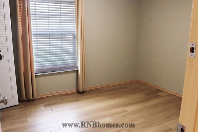 Building Photo - 2540 El Burlon Cir