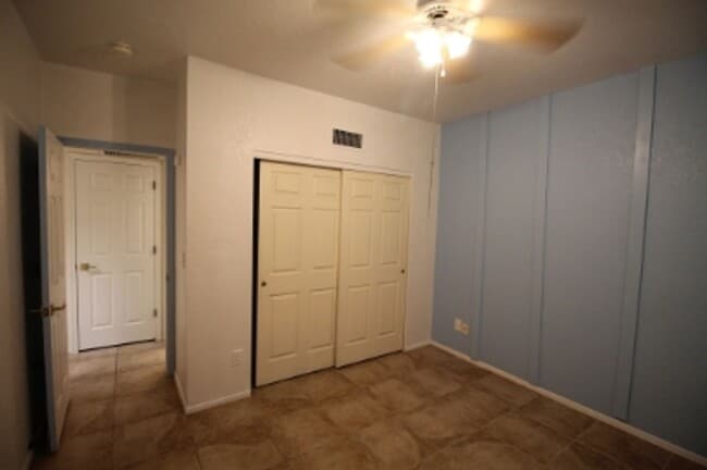 Building Photo - 2486 N Ironwood Ridge Dr