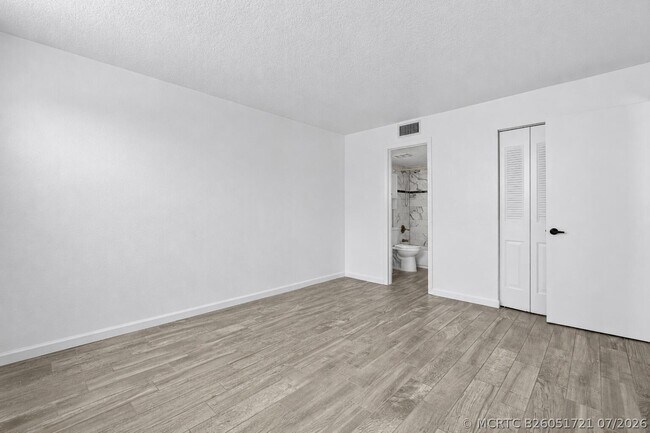 Building Photo - 2929 S Ocean Blvd