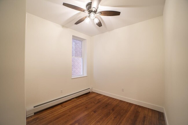 Building Photo - 206 48th St