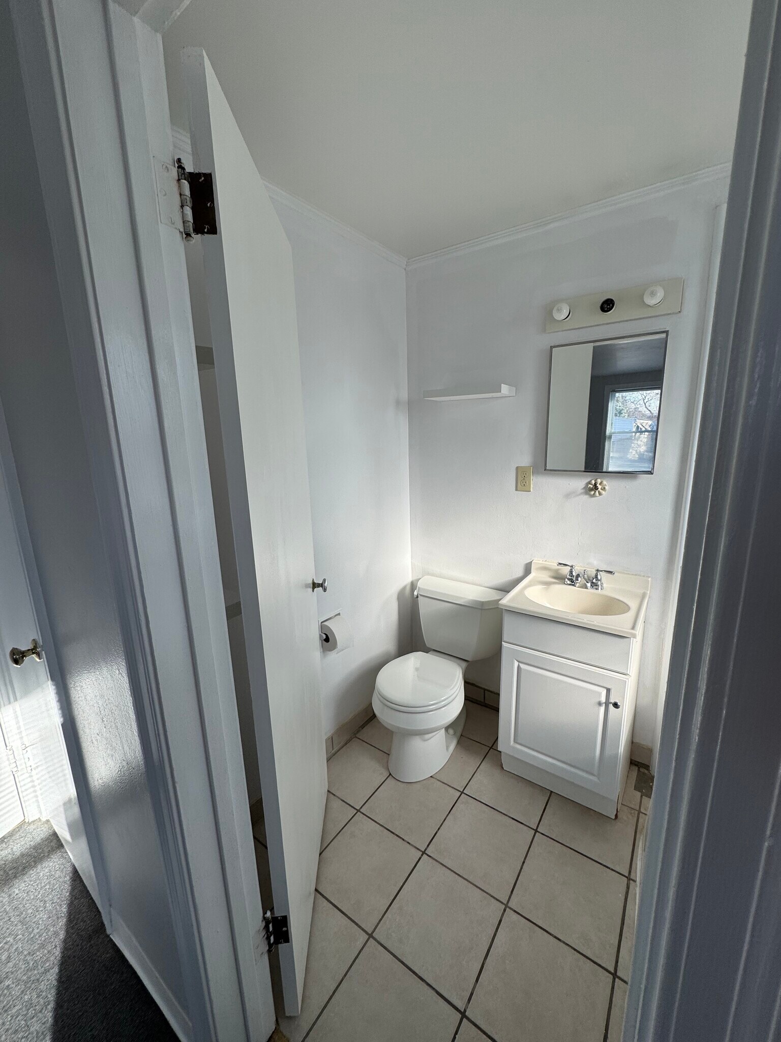 Building Photo - 142 Cayuta St