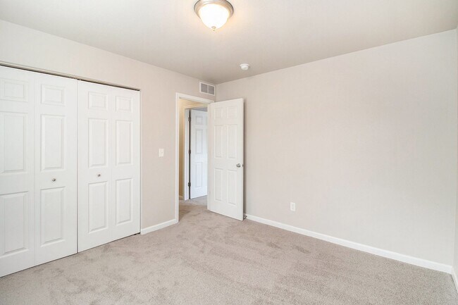 Building Photo - Newer Home near Outstanding Schools!