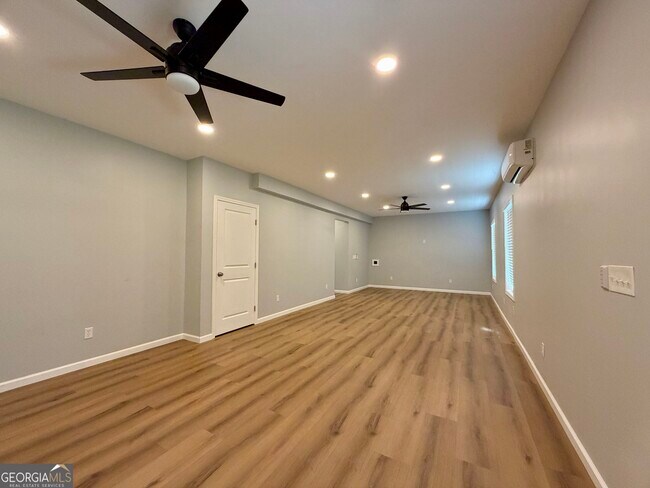 Building Photo - 121 Quail Forest Circle
