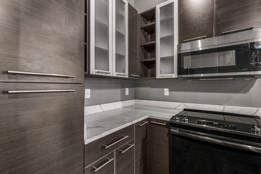 Building Photo - 901 9th St