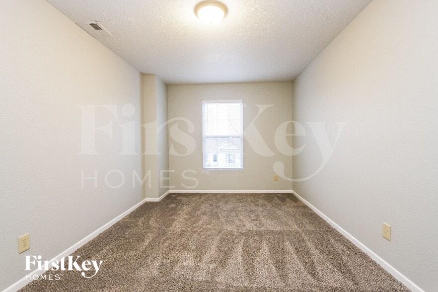 Building Photo - 840 Olmsted Dr