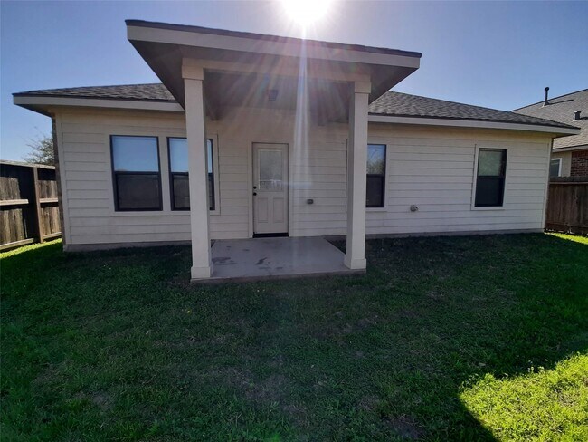 Building Photo - 23322 E Pine Ivy Ln