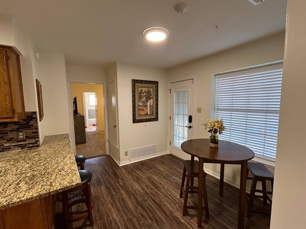 Building Photo - 33 Cibola Ct