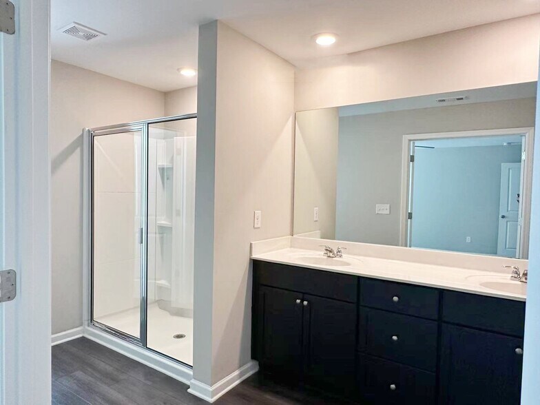 Building Photo - 4372 Grosbeak Dr