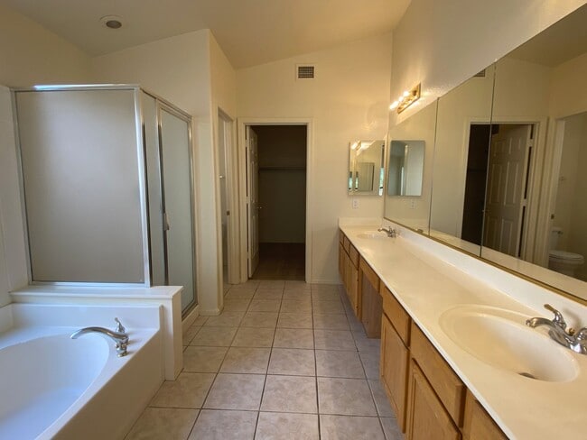 Building Photo - Chandler 3 Bedroom, 2 Bathroom - 1 Story Bright Home