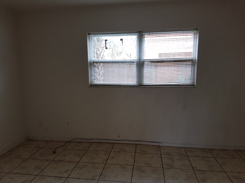 Building Photo - 245 N Halifax Ave