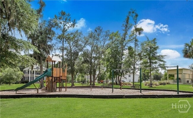 Building Photo - 60 Sunbury Dr