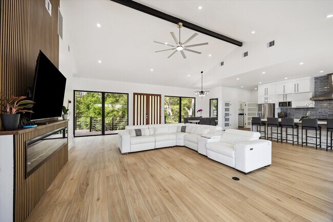 Building Photo - 407 Brook Hollow Dr