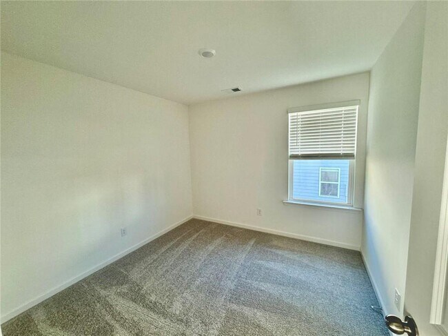 Building Photo - 6015 Deer Run St