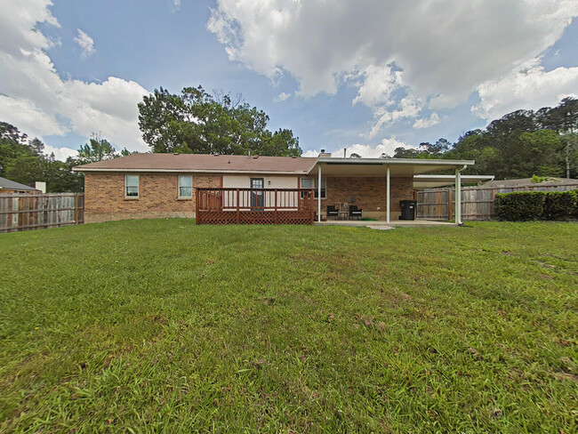 Building Photo - 3501 Snowden Dr
