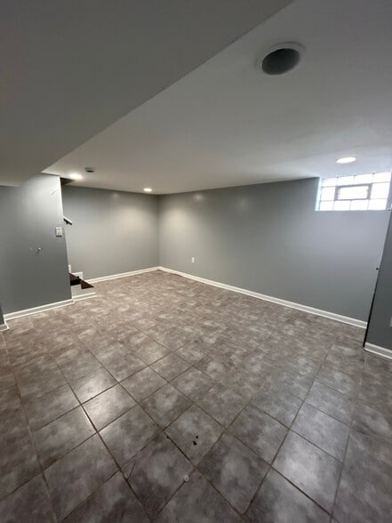 Building Photo - 1409 Nicolay Way