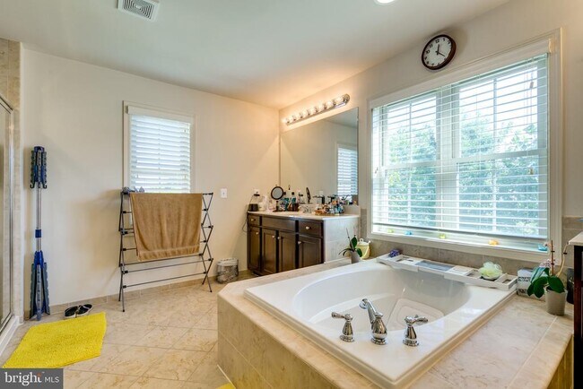 Building Photo - 23582 Prosperity Ridge Pl