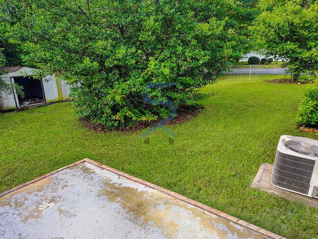 Building Photo - Move in before November 15th and choose yo...