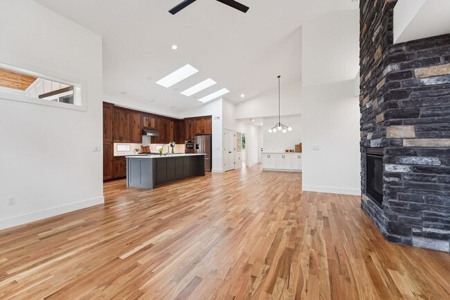 Building Photo - 1236 Parkside Ave