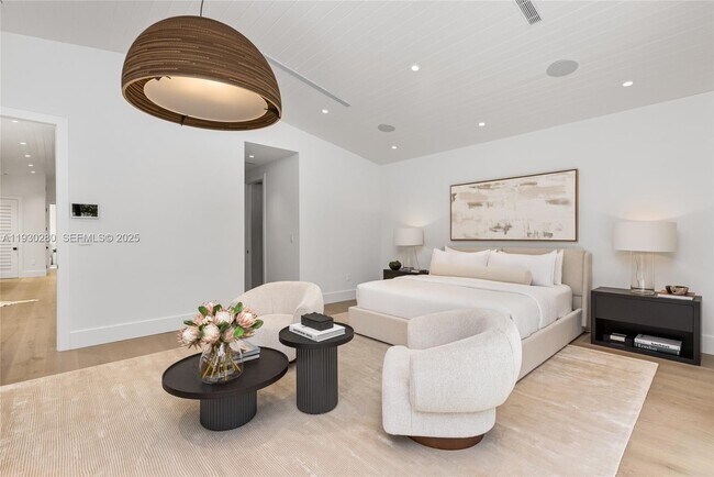 Building Photo - 4024 Bonita Ave