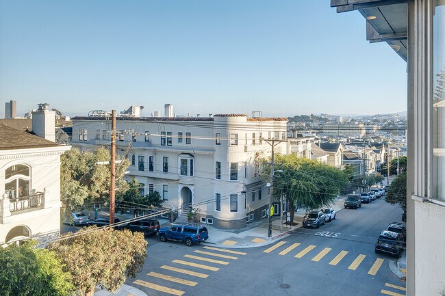 Building Photo - 2101 Baker St