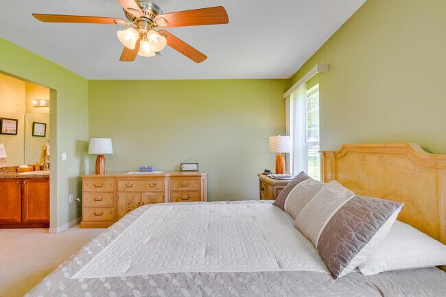 Building Photo - 15870 SW 16th Avenue Rd