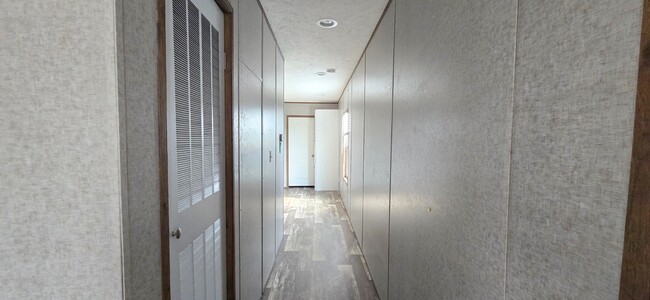 Building Photo - 69 Benedict Dr