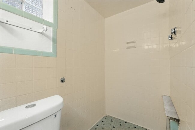 Building Photo - 3229 Beacon Hill Ave