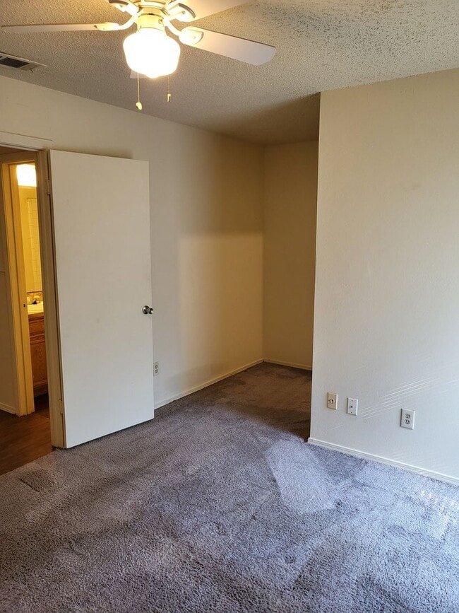 Building Photo - 808 Austin St