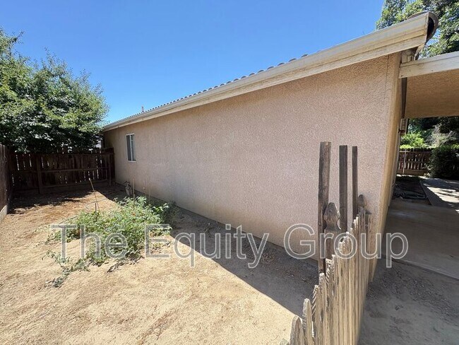 Building Photo - 3832 W Sweet Ave