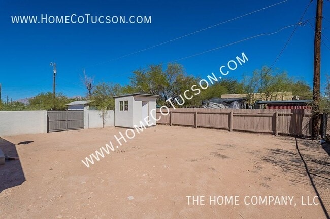 Building Photo - 2628 N Fontana Ave