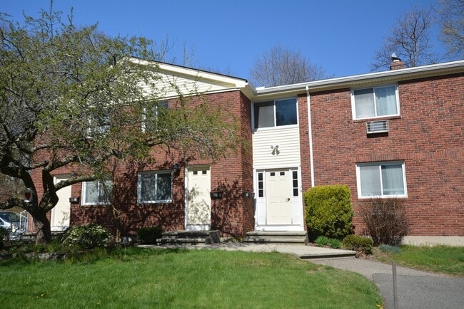 Primary Photo - 24 Concord Ave