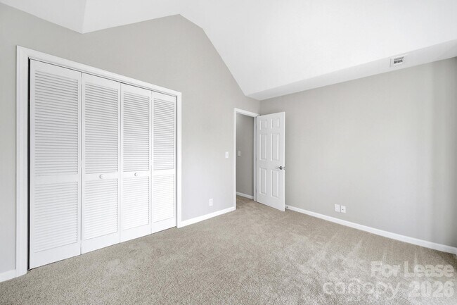 Building Photo - 804 Greenleaf Ave