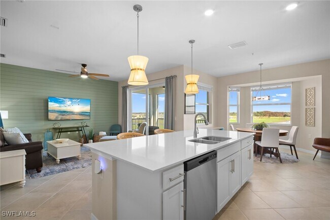 Building Photo - 15285 Grn Acrs Ave