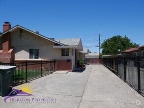 Building Photo - 381/385 Las Palmas Ave