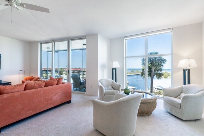 Building Photo - EXECUTIVE VACATION RENTAL