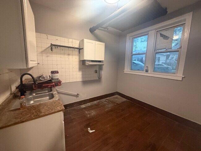 Building Photo - 4954 N Harding Ave