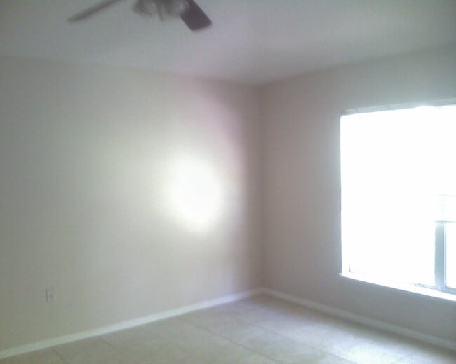 Building Photo - 1745 W Marshall Lake Dr