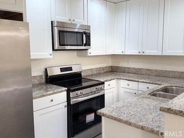 Building Photo - 45225 Sunset Ln