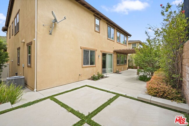 Building Photo - 4928 Princess Dr