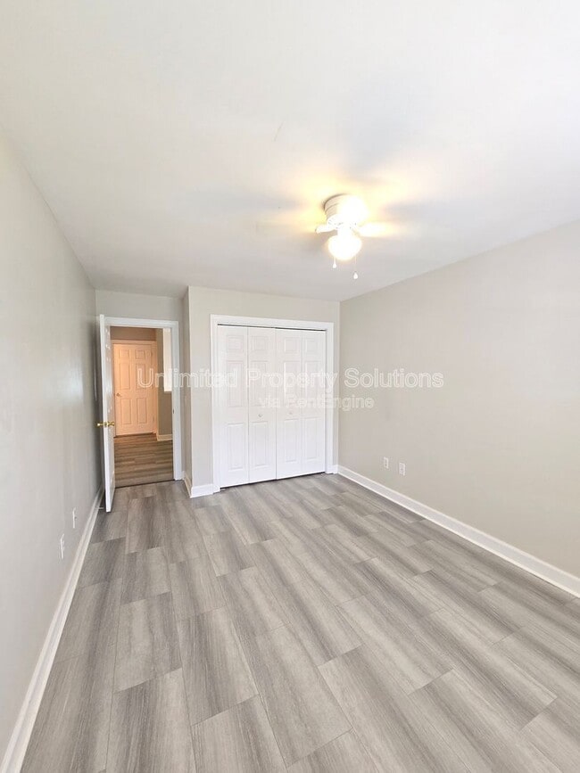 Building Photo - 5006 Carleton Dr