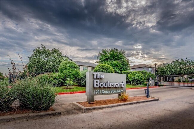 Building Photo - 1201 Grove Blvd